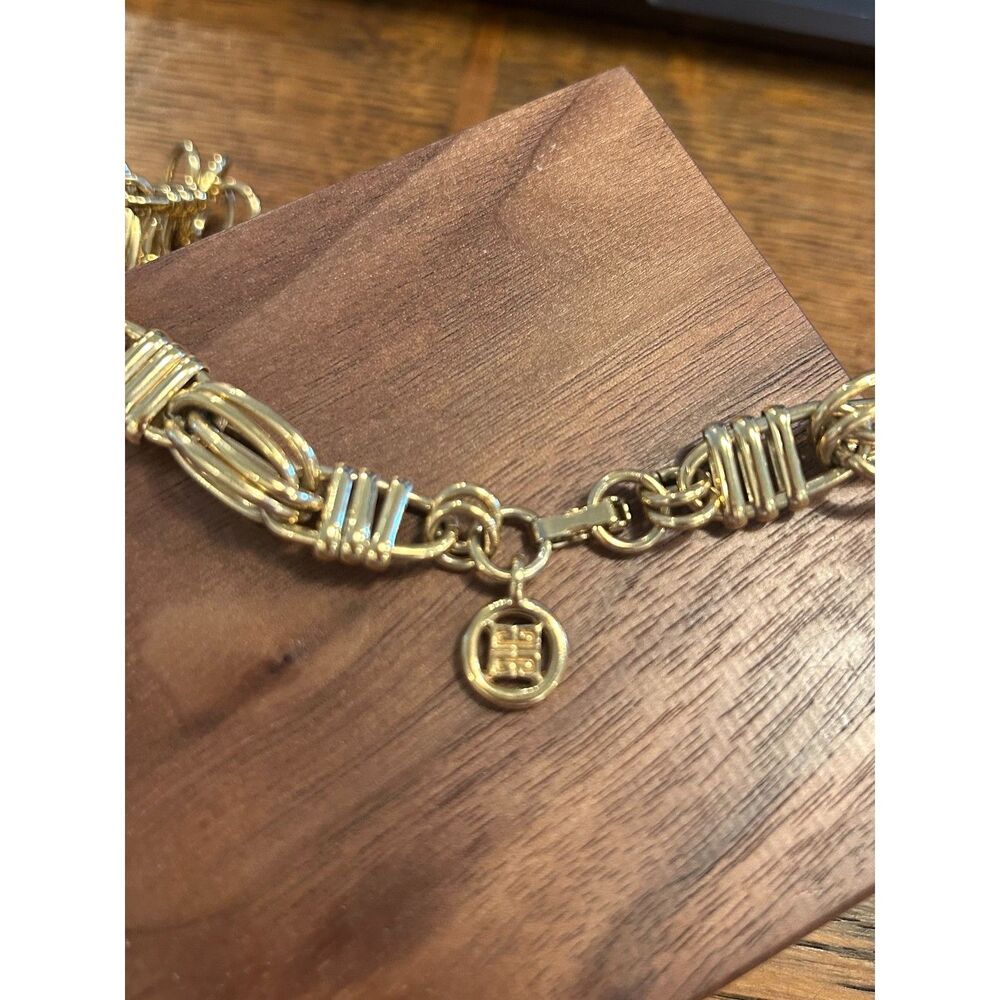 Vintage Givenchy 4G Gold Tone Wrapped Oval Link Statement Necklace 18" - Picture 7 of 7